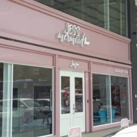 fachada-em-acm-com-letreiro-led-cliente-jess-mermaid-1-1.jpg