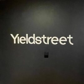 letreiro-pvc-cliente-yieldstreet-1-1.jpg